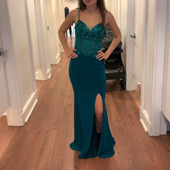 Camille La Vie Emerald green prom dress - Picture 2 of 11
